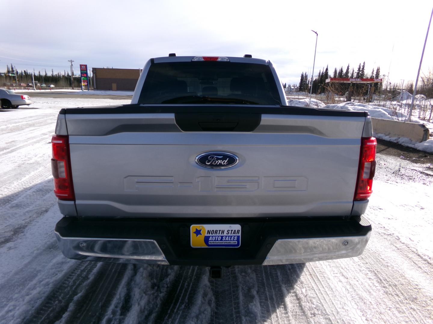 2023 Silver Ford F-150 XL SuperCrew 6.5-ft. Bed 4WD (1FTFW1E51PF) with an 5.0L V8 OHV 16V engine, 6A transmission, located at 2630 Philips Field Rd., Fairbanks, AK, 99709, (907) 458-0593, 64.848068, -147.780609 - Photo#3